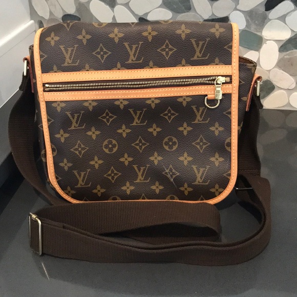Louis Vuitton Handbags - Authentic gently used cross body bag.